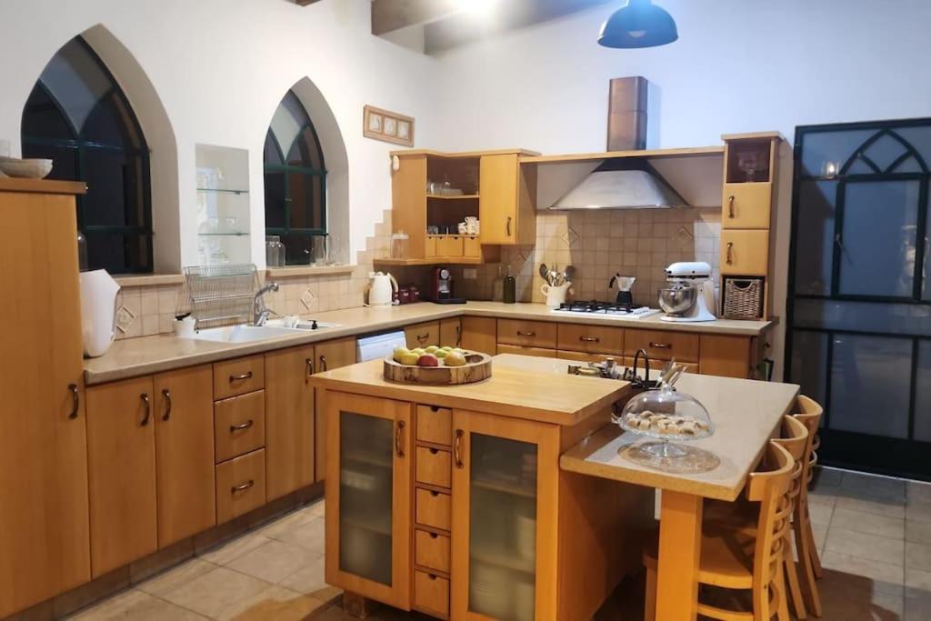 המייסדים Villa Zikhron Ya'akov Ngoại thất bức ảnh
